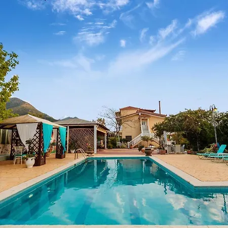 Beachfront Luxury Villa-Private Pool,Garden Heaven Kyparissia Zewnętrze zdjęcie