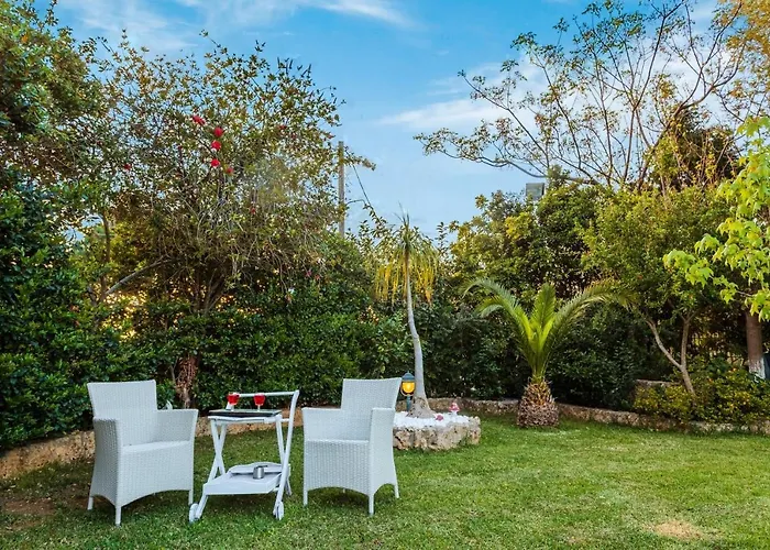 Beachfront Luxury Villa-Private Pool,Garden Heaven