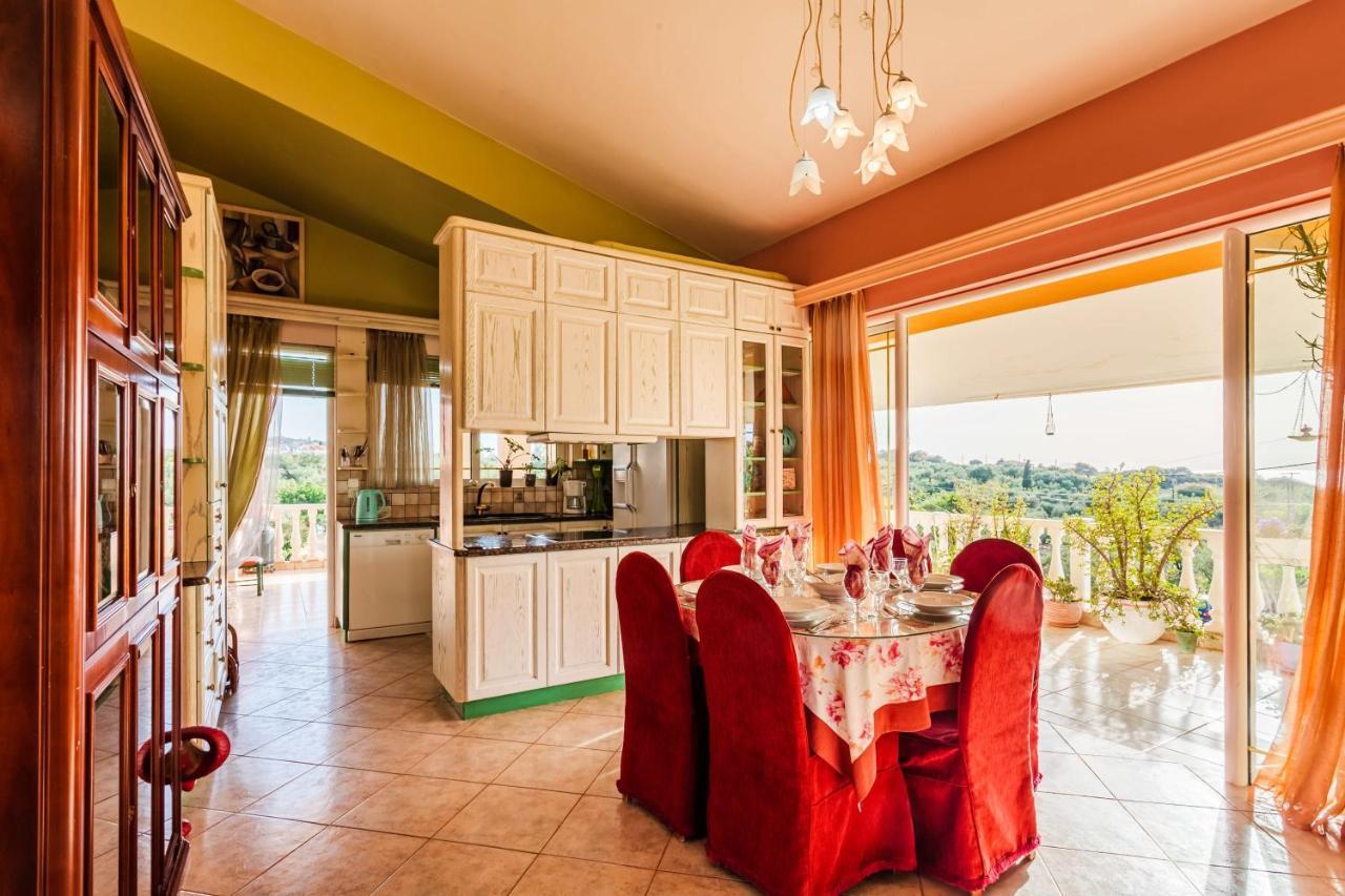 Beachfront Luxury Villa-private Pool,garden Heaven Kyparissia