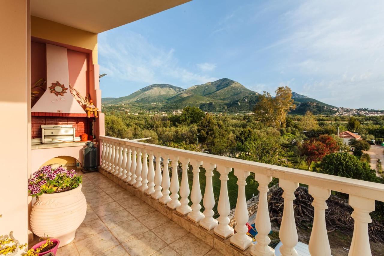 Beachfront Luxury Villa-private Pool,garden Heaven Villa Kyparissia