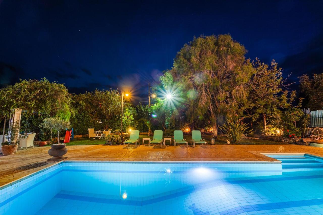 Beachfront Luxury Villa-private Pool,garden Heaven * Kyparissia