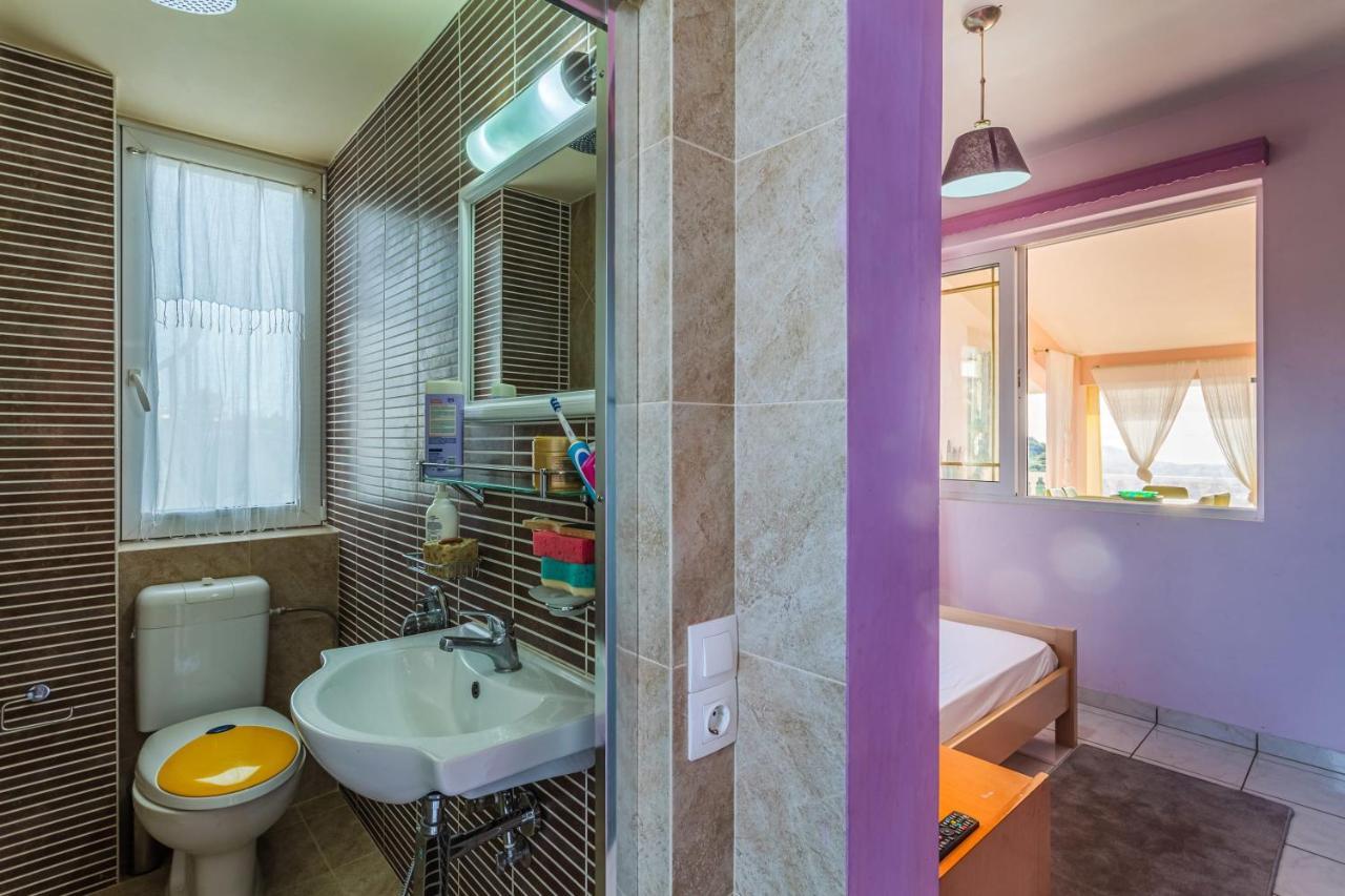 Beachfront Luxury Villa-private Pool,garden Heaven Villa Kyparissia